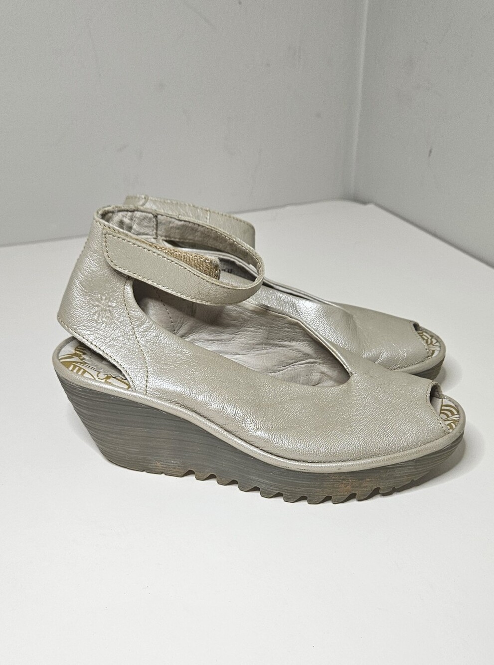 Fly London Yala Wedge Metallic Platform Peep Toe Sandals Leather Rubber Soles 7